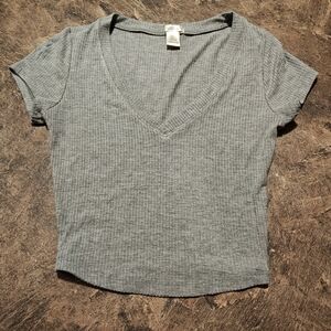 Bozzolo Gray V-Neck Ribbed Tee